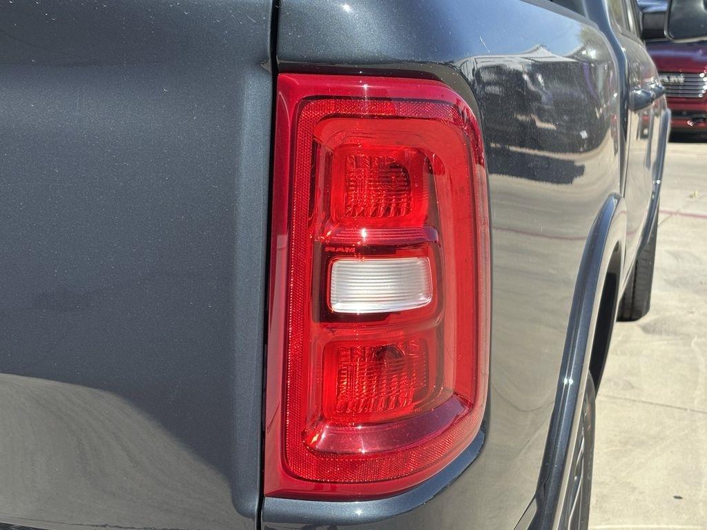 RAM 1500 Laramie Crew Cab SWB 2WD 2026