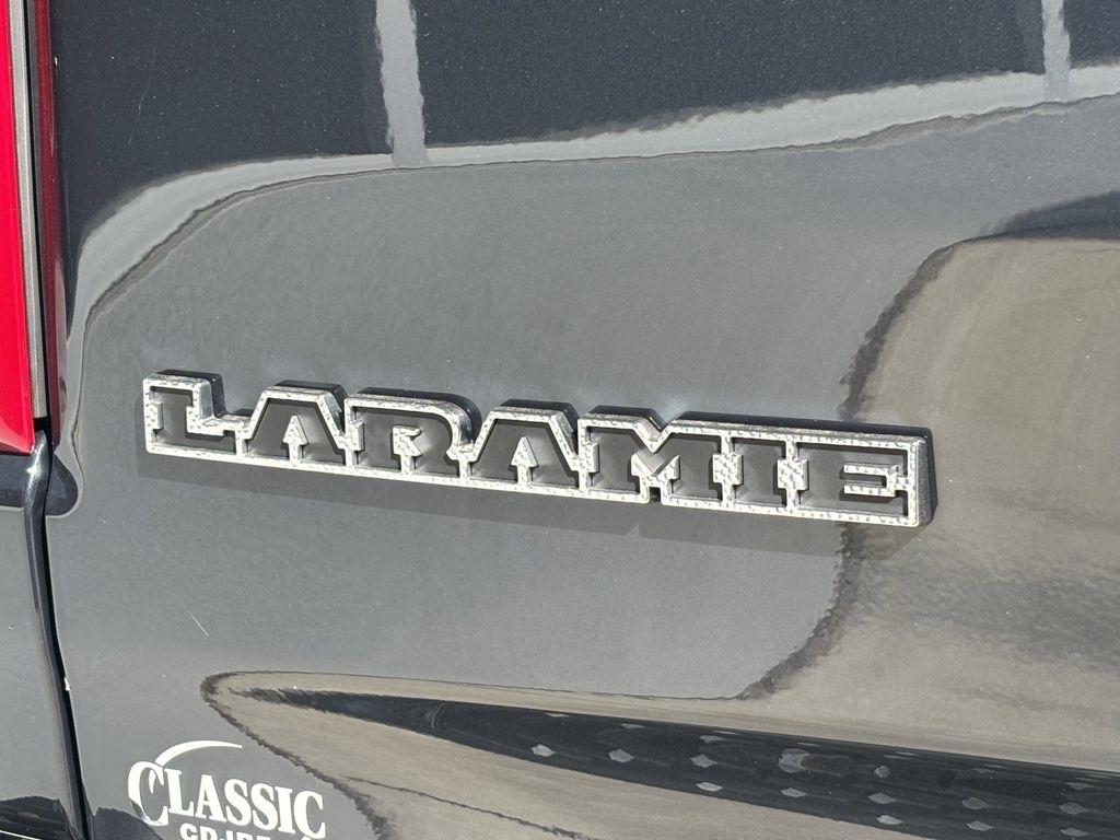 RAM 1500 Laramie Crew Cab SWB 2WD 2026