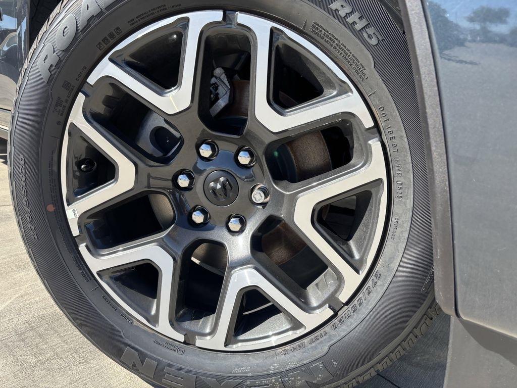 RAM 1500 Laramie Crew Cab SWB 2WD 2026