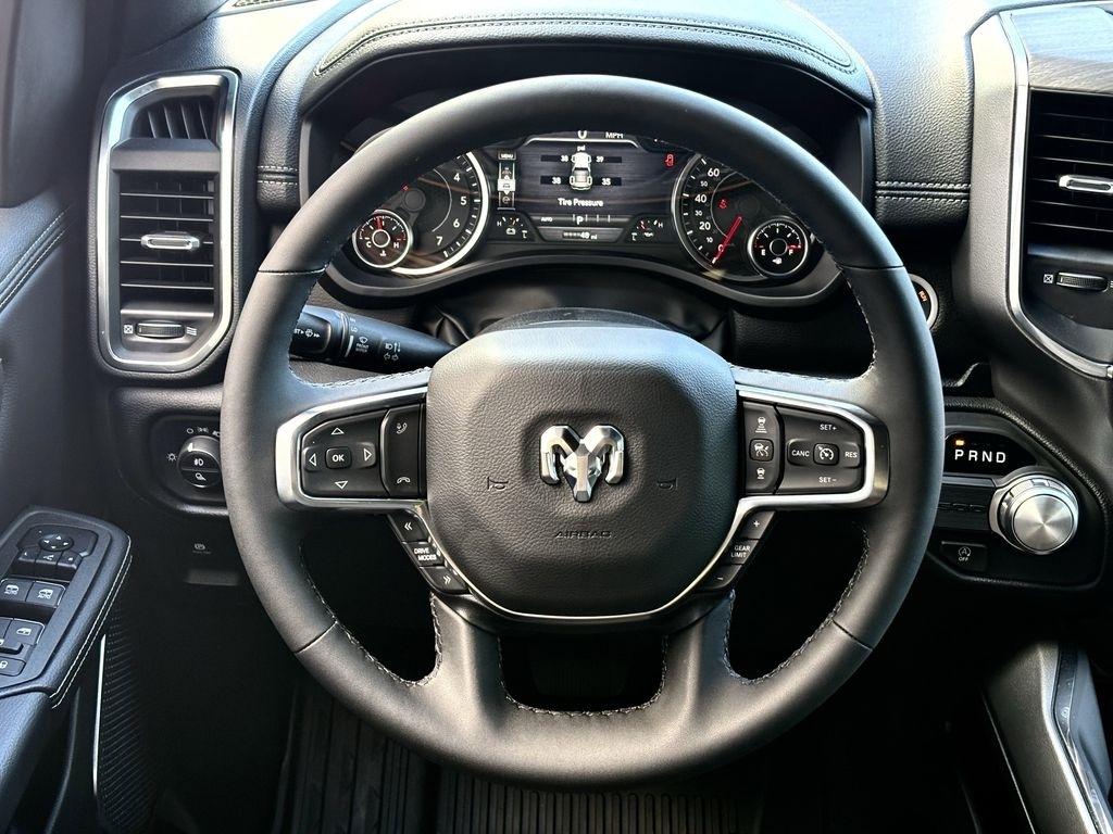 RAM 1500 Laramie Crew Cab SWB 2WD 2026