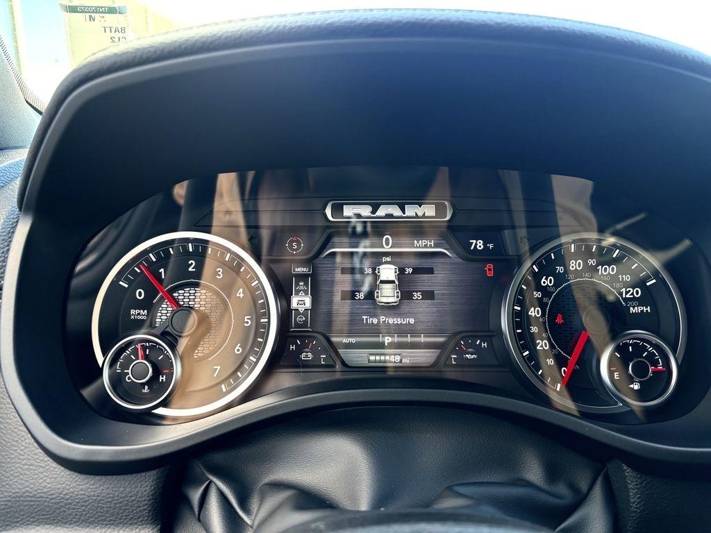 RAM 1500 Laramie Crew Cab SWB 2WD 2026