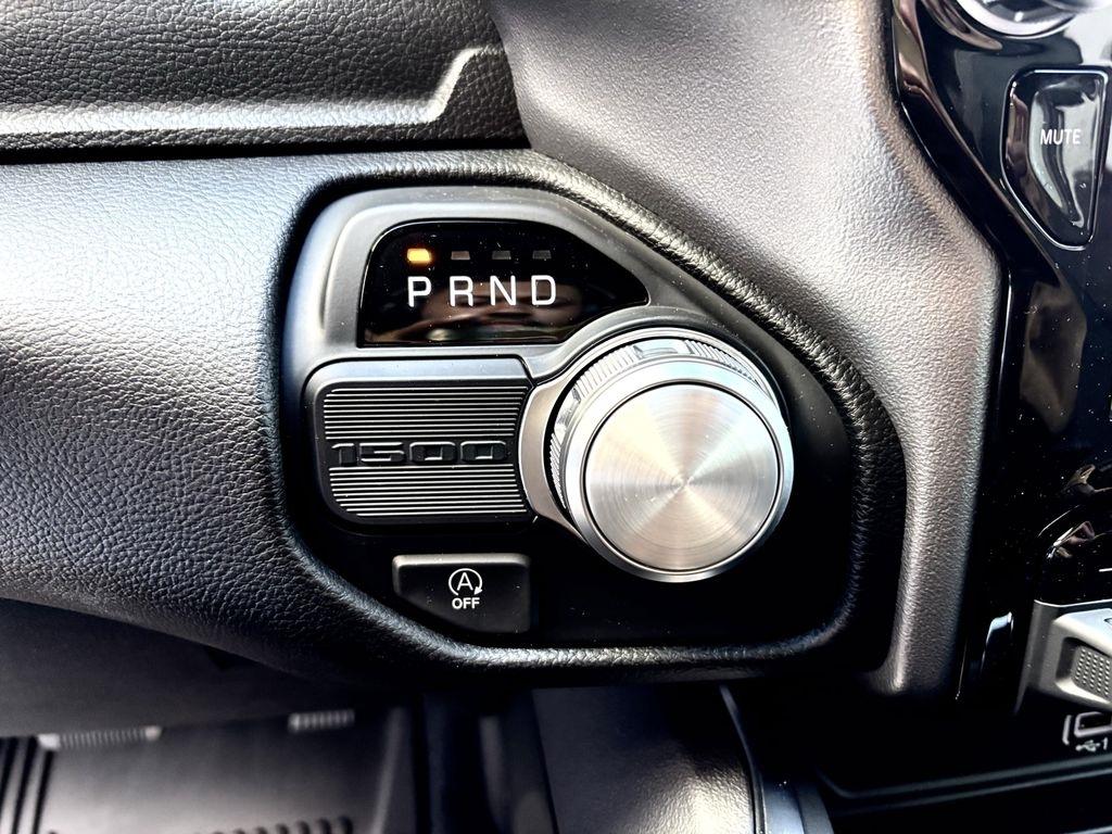 RAM 1500 Laramie Crew Cab SWB 2WD 2026