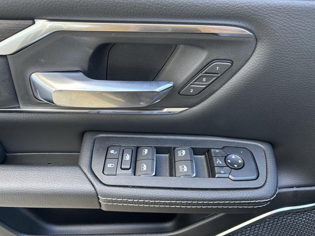 RAM 1500 Laramie Crew Cab SWB 2WD 2026