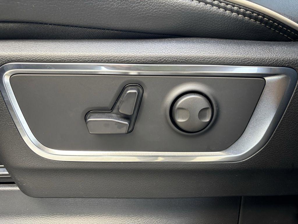 RAM 1500 Laramie Crew Cab SWB 2WD 2026