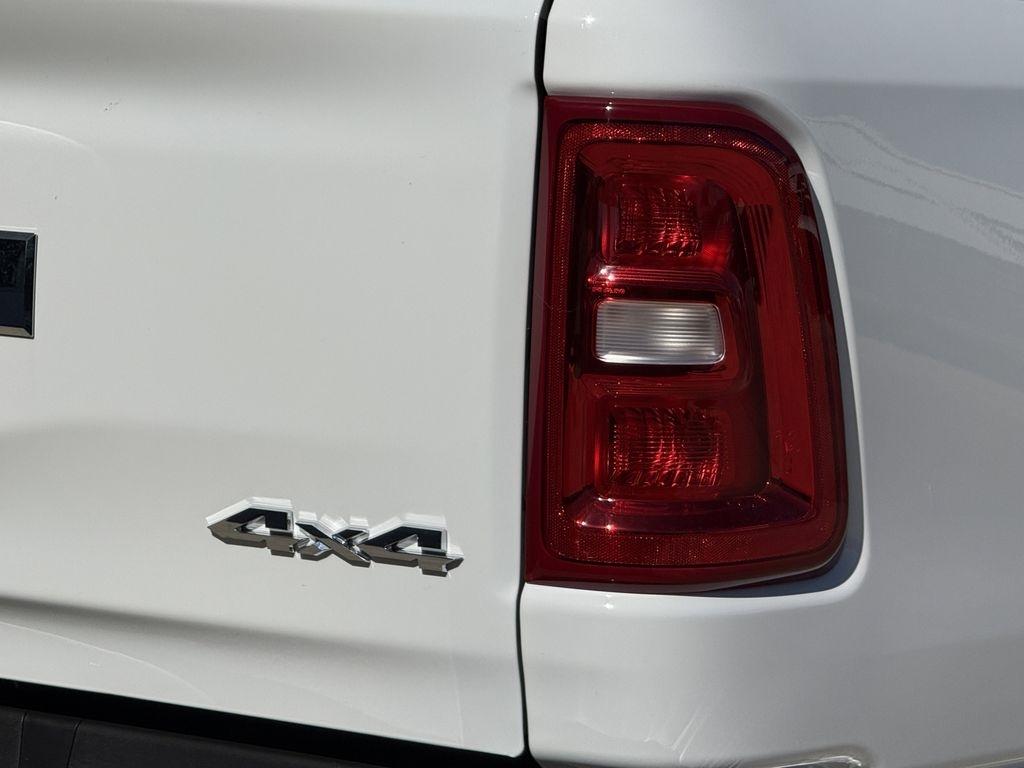 RAM 1500 Big Horn Crew Cab SWB 4WD 2026