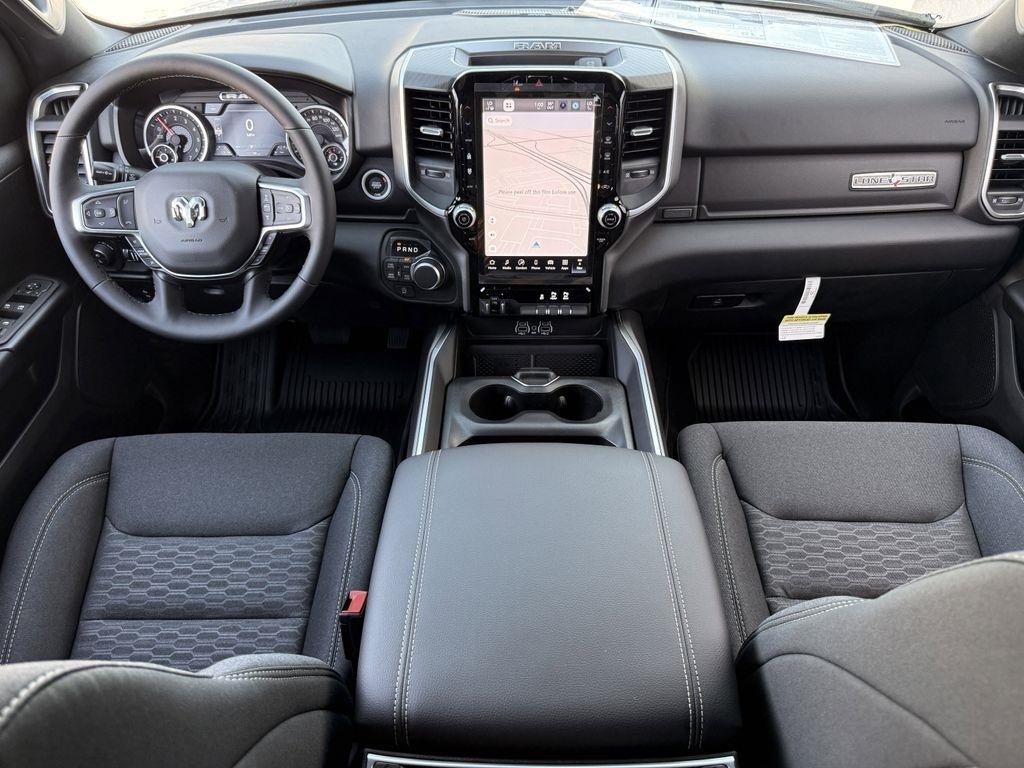 RAM 1500 Big Horn Crew Cab SWB 4WD 2026