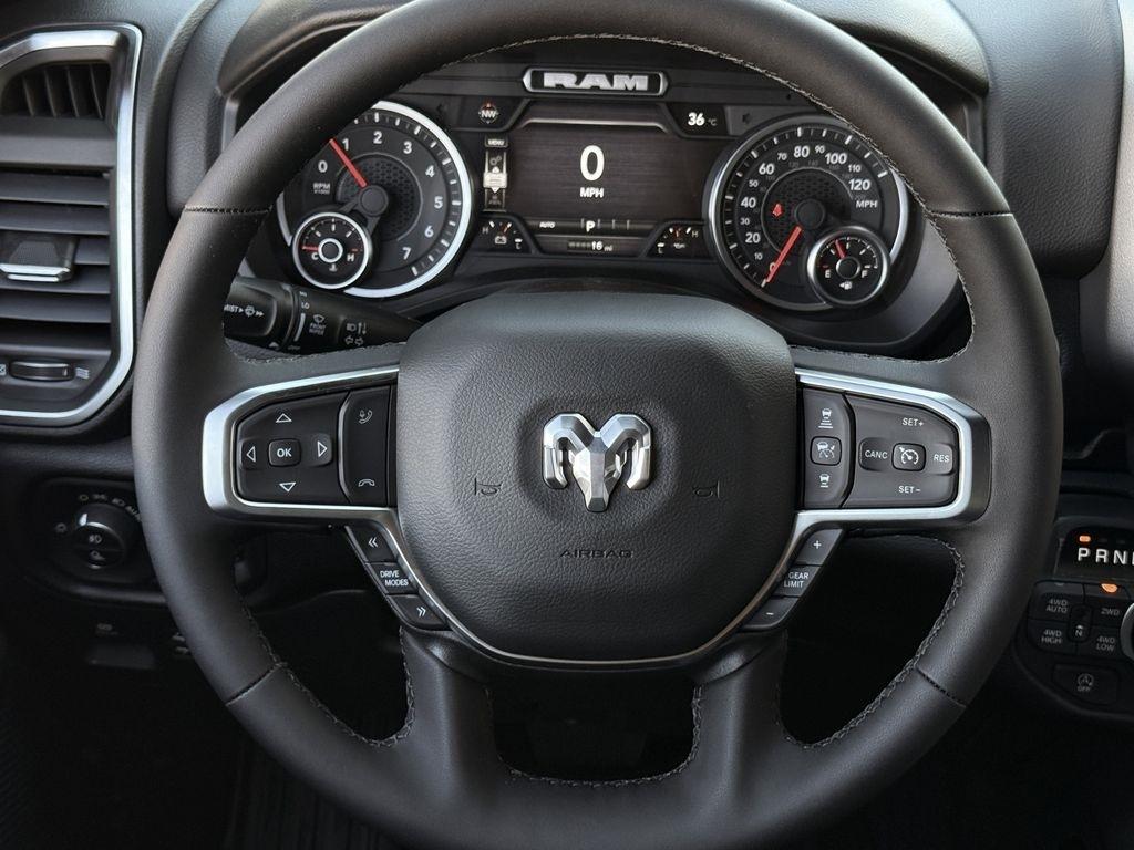 RAM 1500 Big Horn Crew Cab SWB 4WD 2026