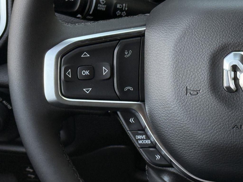 RAM 1500 Big Horn Crew Cab SWB 4WD 2026