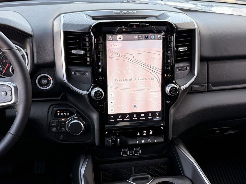 RAM 1500 Big Horn Crew Cab SWB 4WD 2026