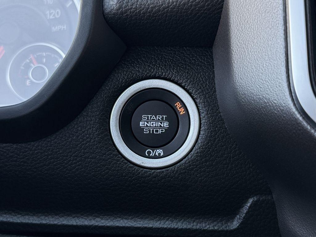 RAM 1500 Big Horn Crew Cab SWB 4WD 2026