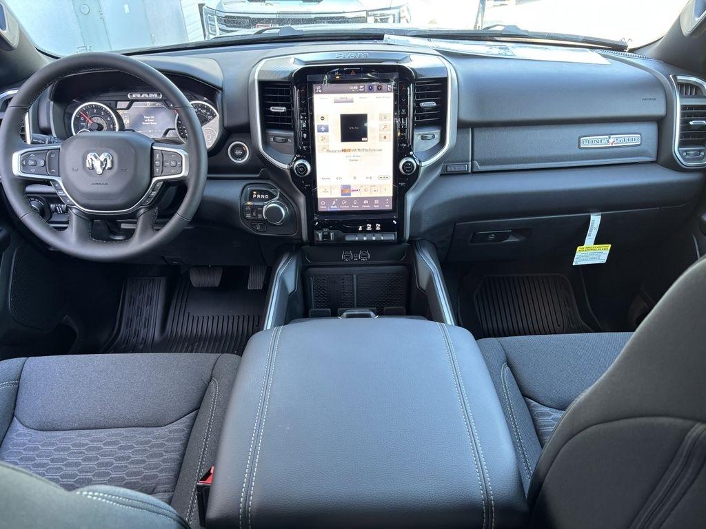 RAM 1500 Big Horn Crew Cab SWB 4WD 2026