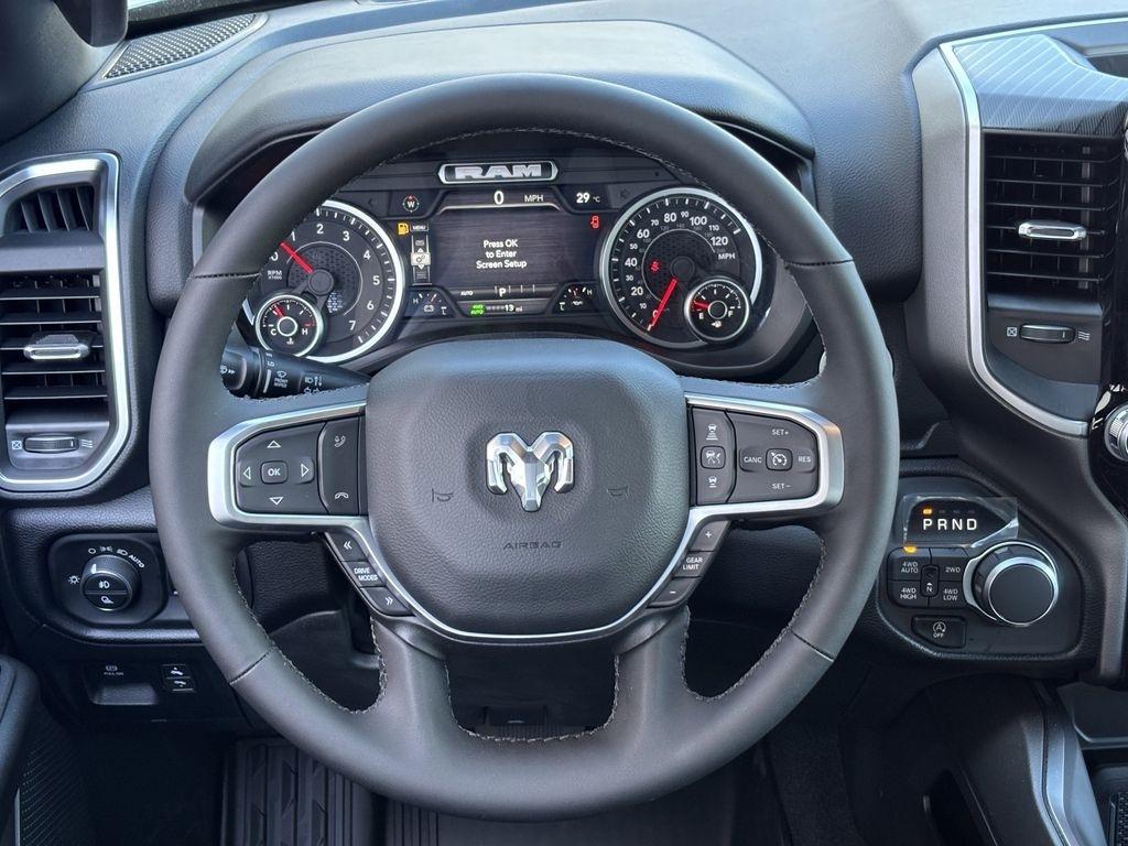 RAM 1500 Big Horn Crew Cab SWB 4WD 2026