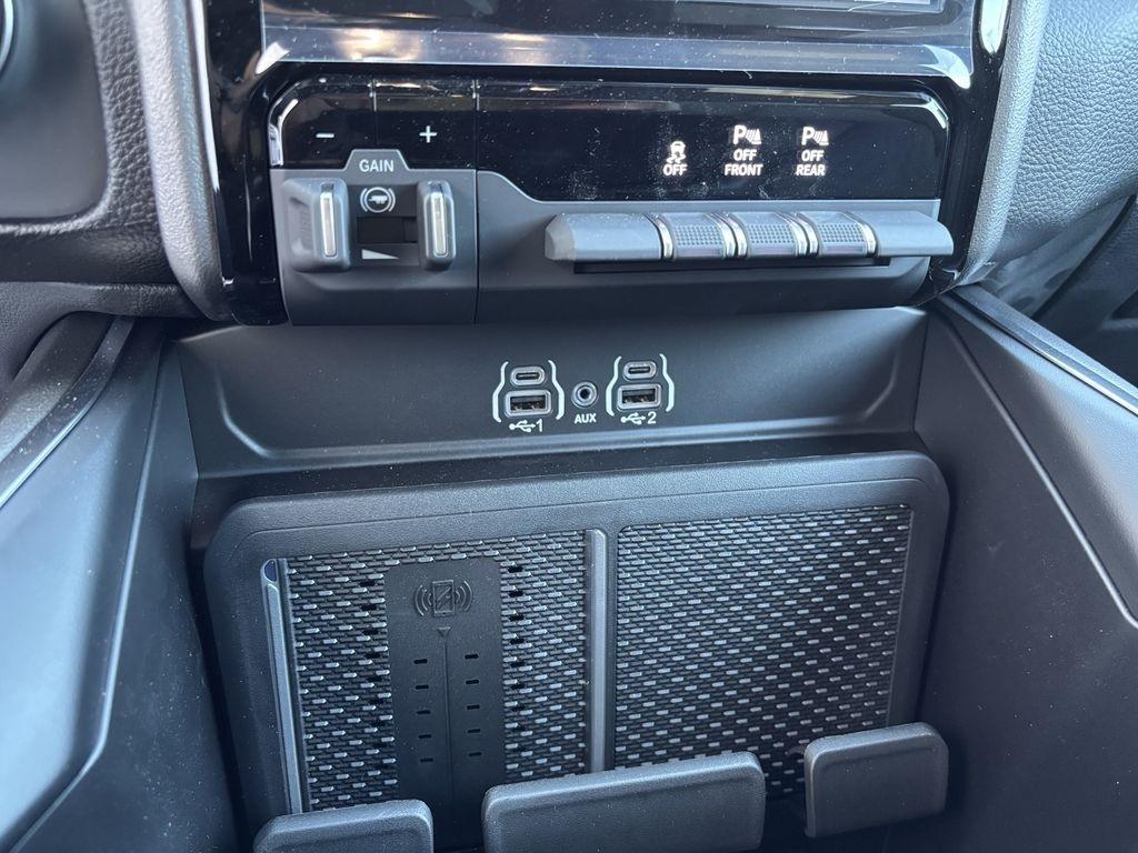 RAM 1500 Big Horn Crew Cab SWB 4WD 2026