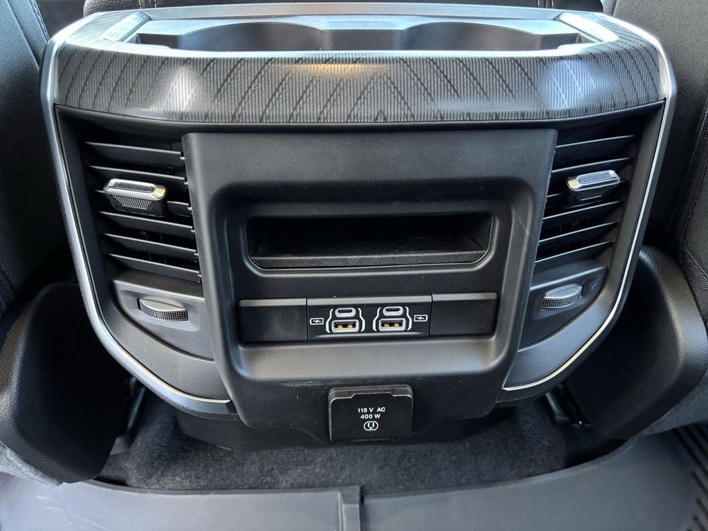 RAM 1500 Big Horn Crew Cab SWB 4WD 2026