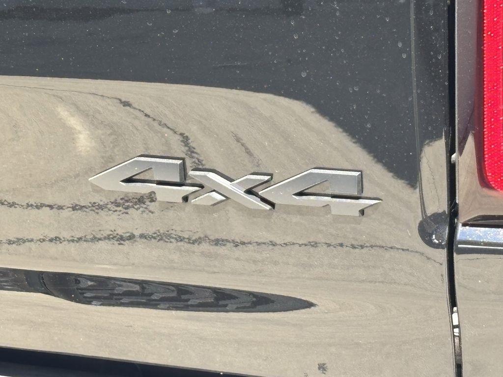 RAM 1500 Rebel Crew Cab SB 4WD 2026