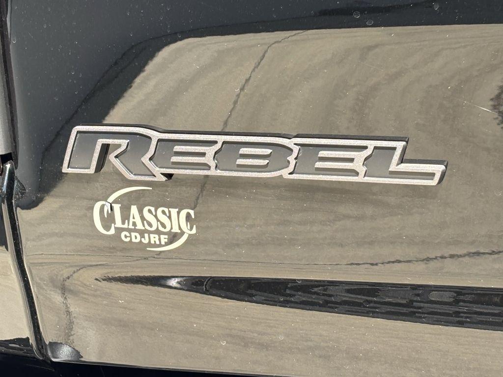 RAM 1500 Rebel Crew Cab SB 4WD 2026