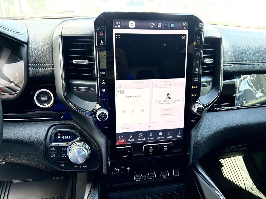 RAM 1500 Rebel Crew Cab SB 4WD 2026