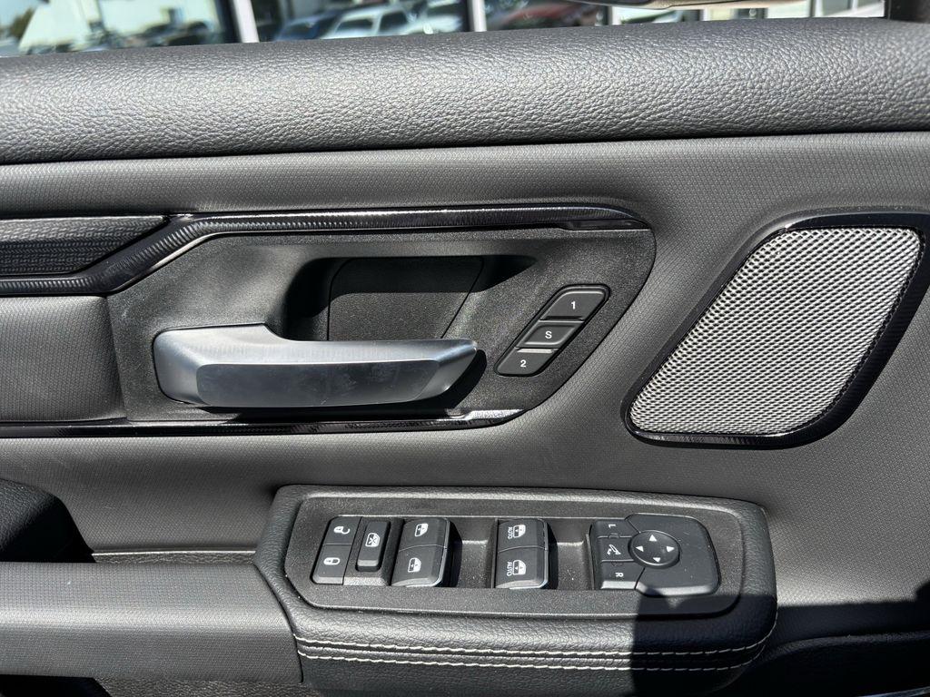 RAM 1500 Rebel Crew Cab SB 4WD 2026