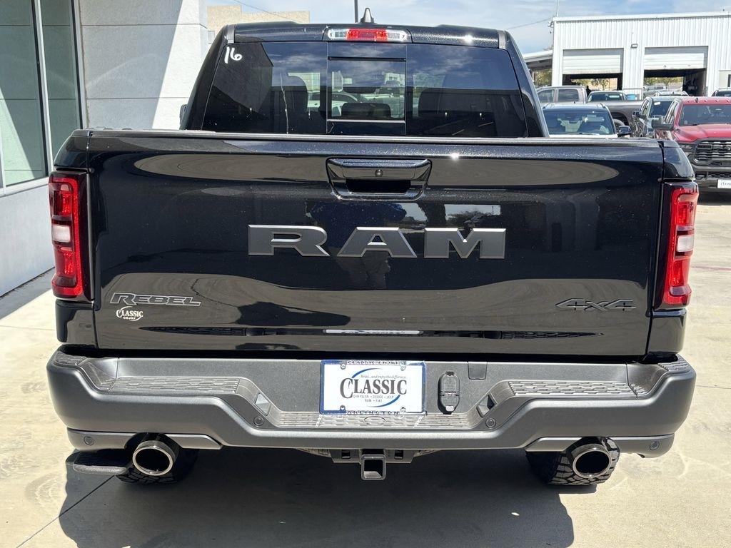 RAM 1500 Rebel Crew Cab SB 4WD 2026