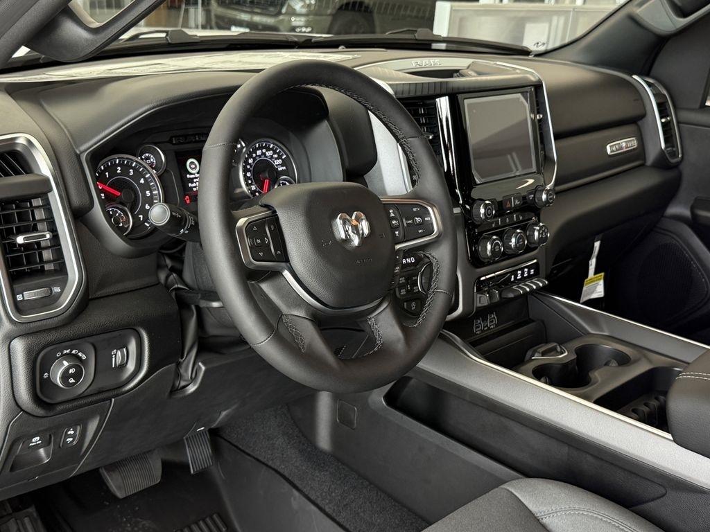 RAM 1500 Big Horn Crew Cab SWB 4WD 2026