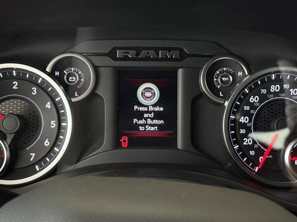 RAM 1500 Big Horn Crew Cab SWB 4WD 2026