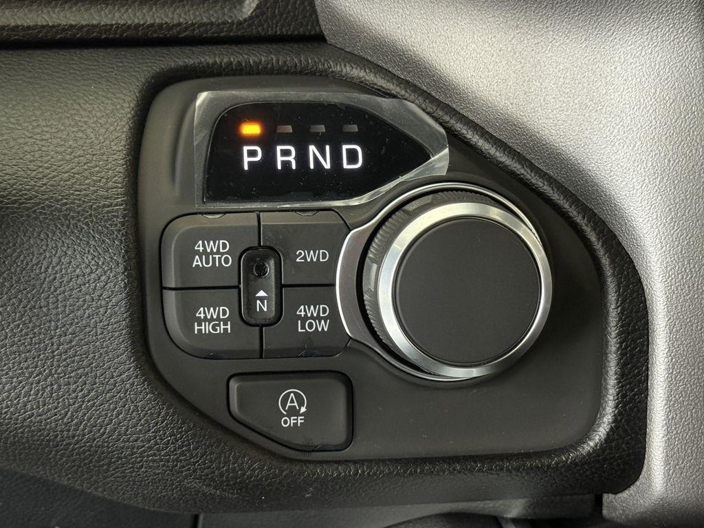 RAM 1500 Big Horn Crew Cab SWB 4WD 2026