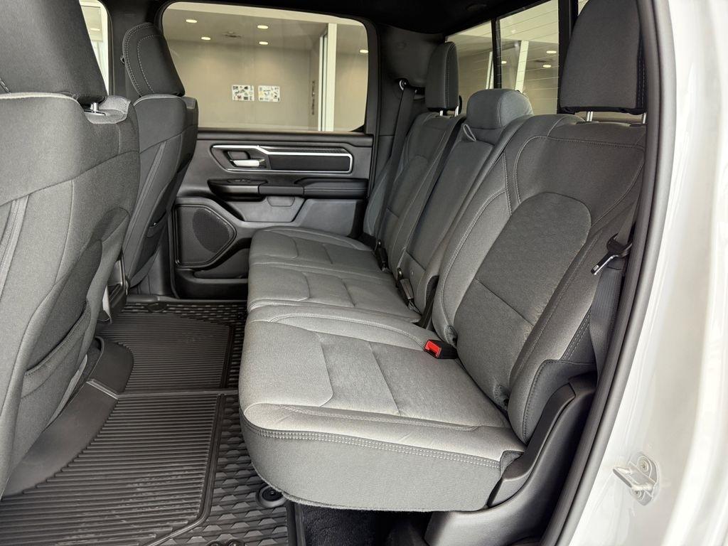 RAM 1500 Big Horn Crew Cab SWB 4WD 2026