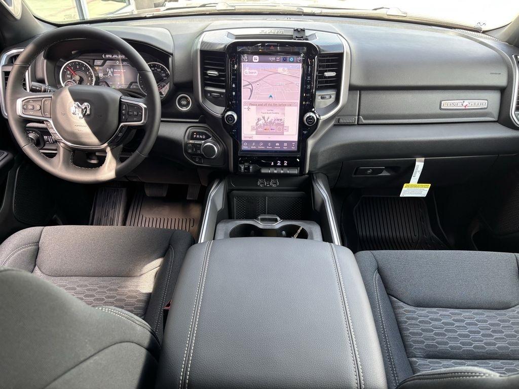 RAM 1500 Big Horn Crew Cab SWB 4WD 2026