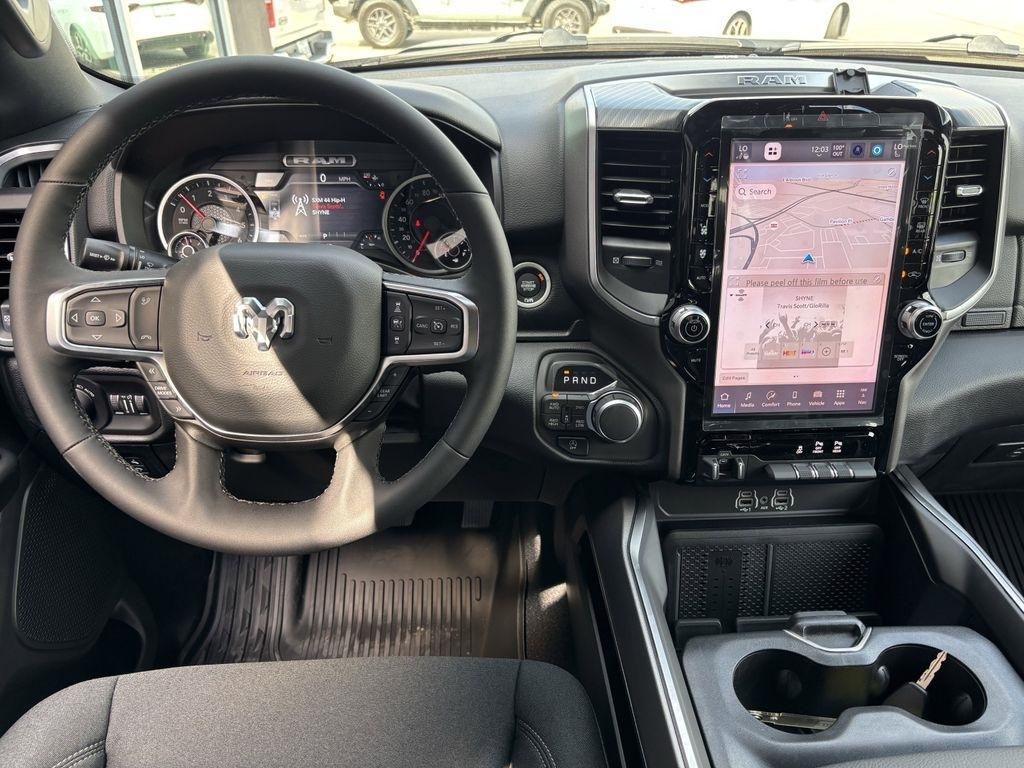 RAM 1500 Big Horn Crew Cab SWB 4WD 2026