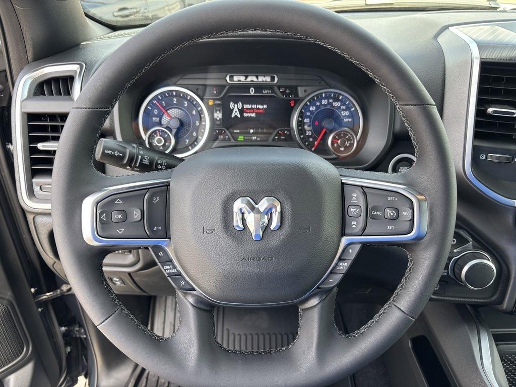 RAM 1500 Big Horn Crew Cab SWB 4WD 2026