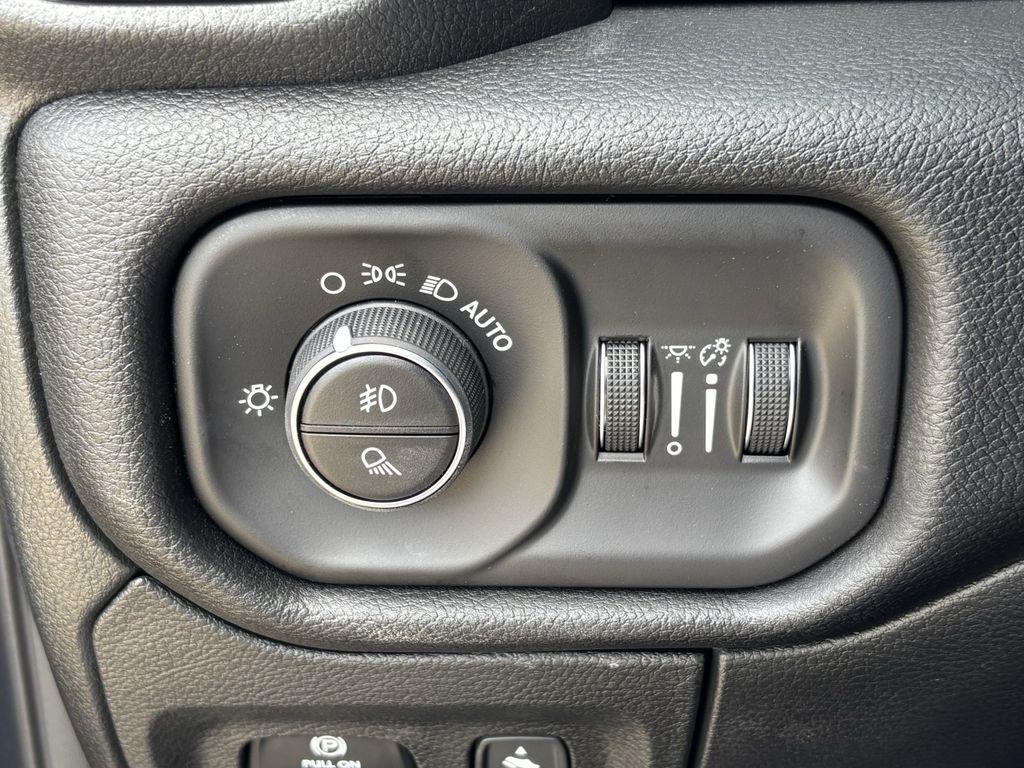 RAM 1500 Big Horn Crew Cab SWB 4WD 2026