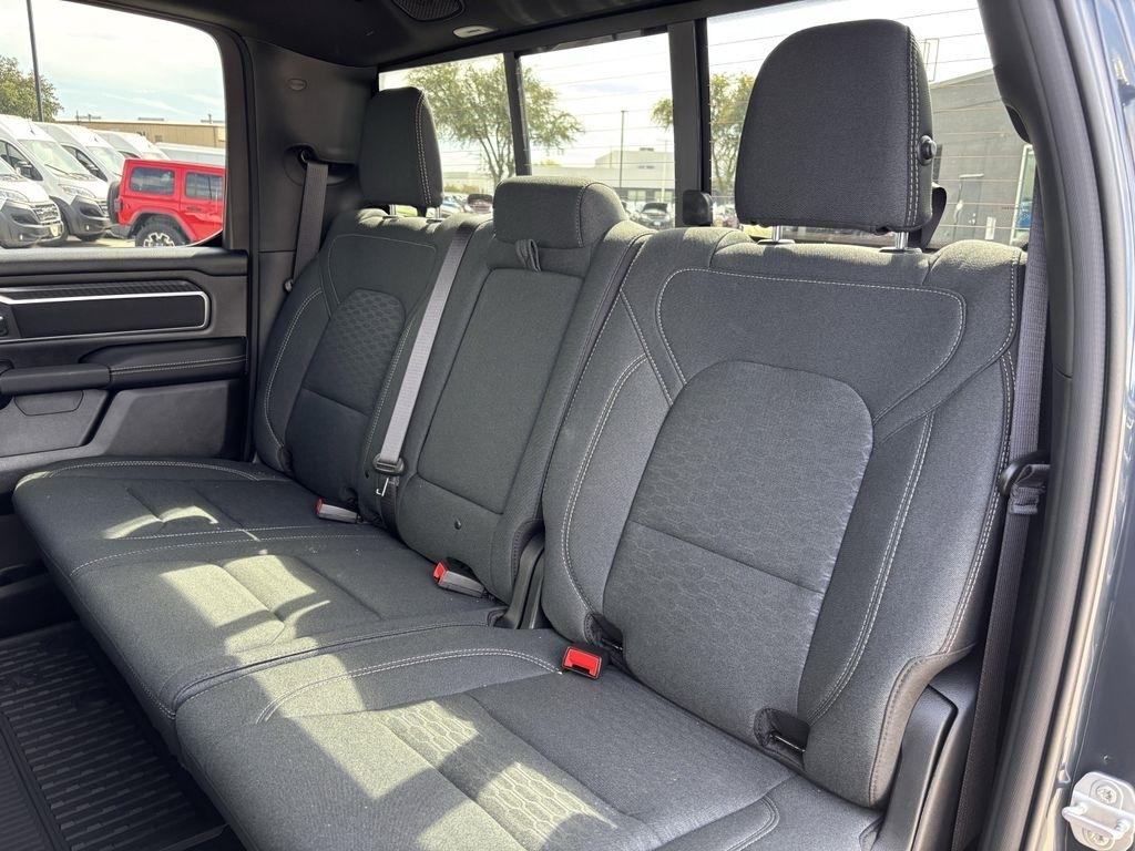 RAM 1500 Big Horn Crew Cab SWB 4WD 2026