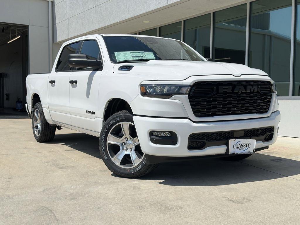 RAM 1500 Tradesman Crew Cab SWB 4WD 2025