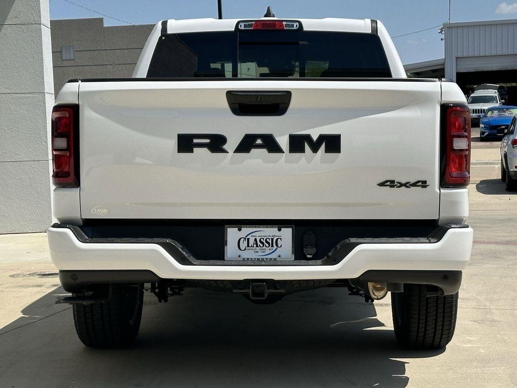 RAM 1500 Tradesman Crew Cab SWB 4WD 2025