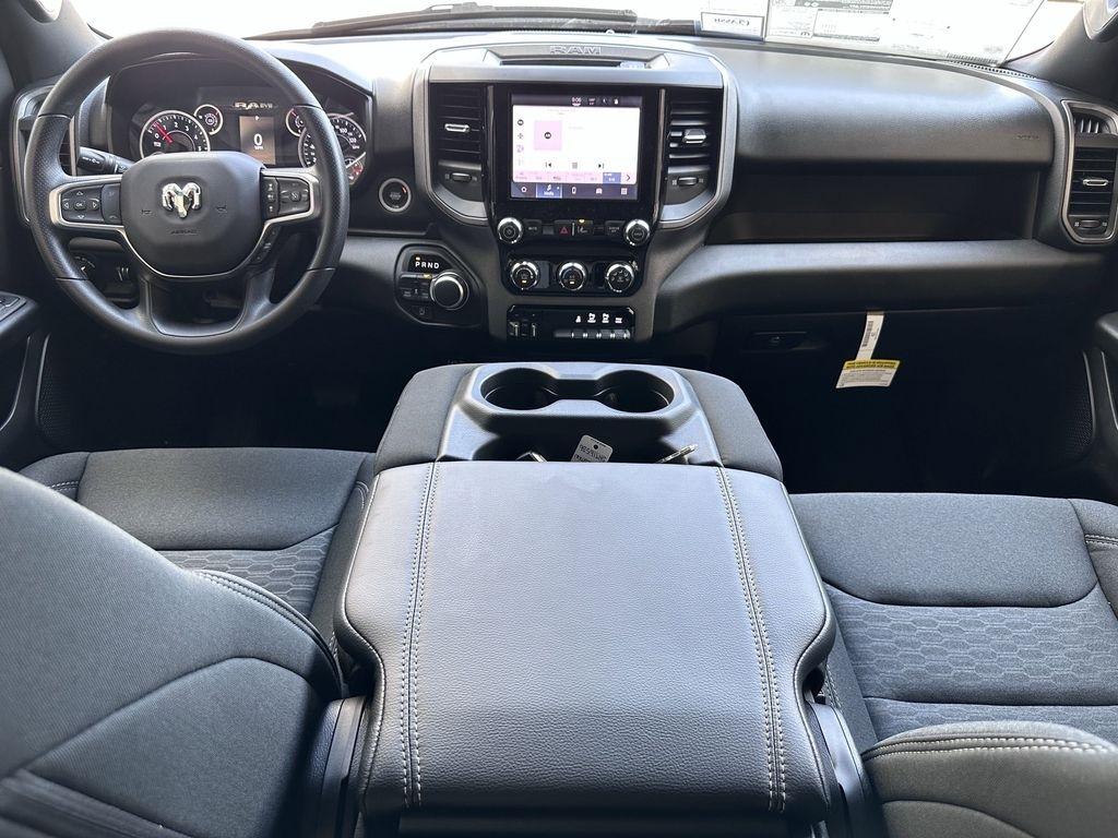 RAM 1500 Tradesman Crew Cab SWB 4WD 2025