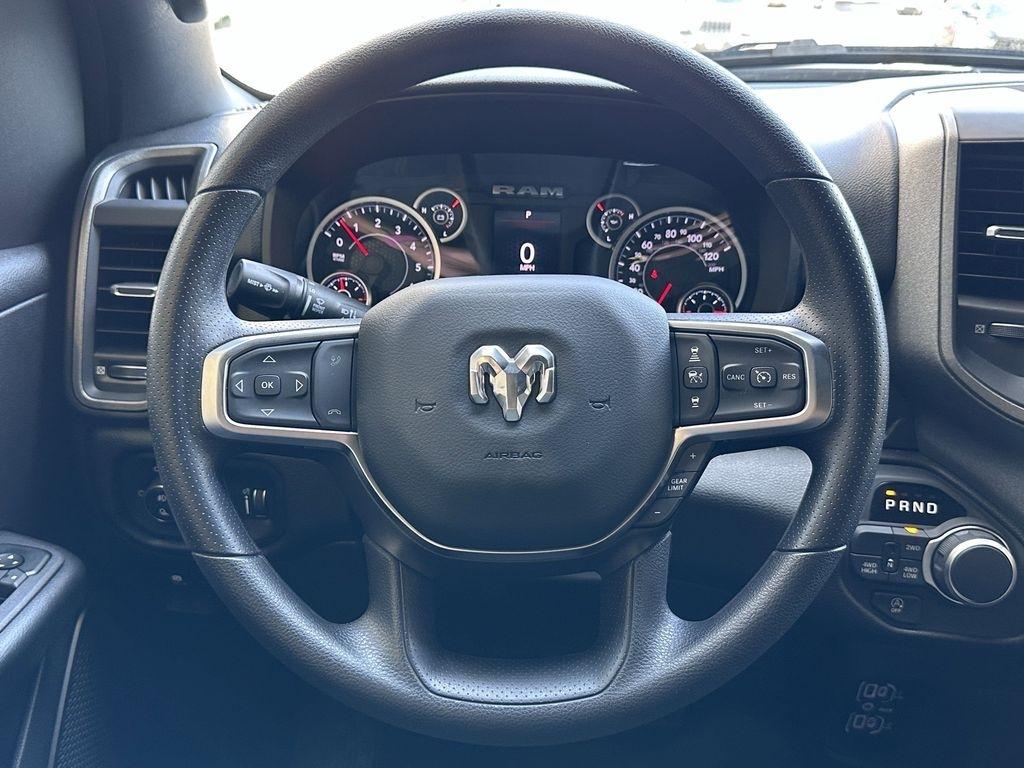 RAM 1500 Tradesman Crew Cab SWB 4WD 2025