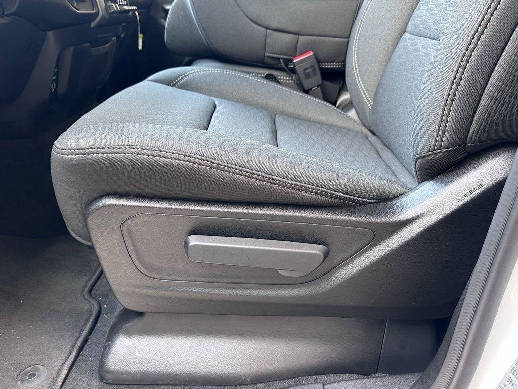 RAM 1500 Tradesman Crew Cab SWB 4WD 2025