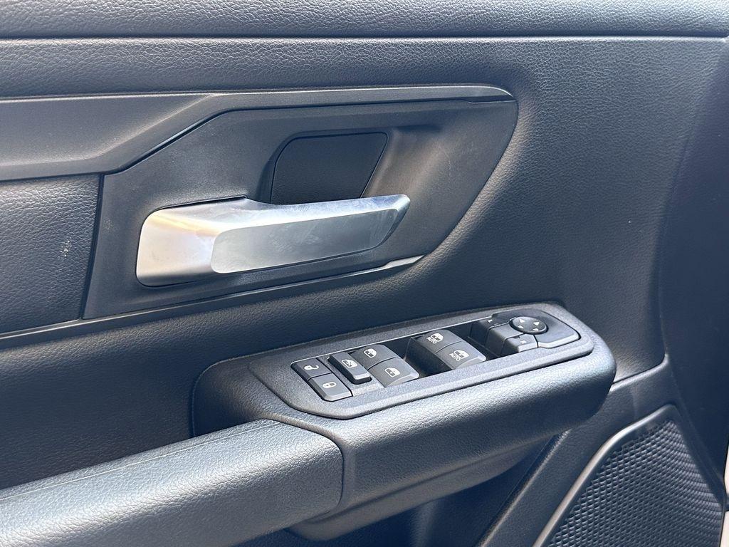 RAM 1500 Tradesman Crew Cab SWB 4WD 2025