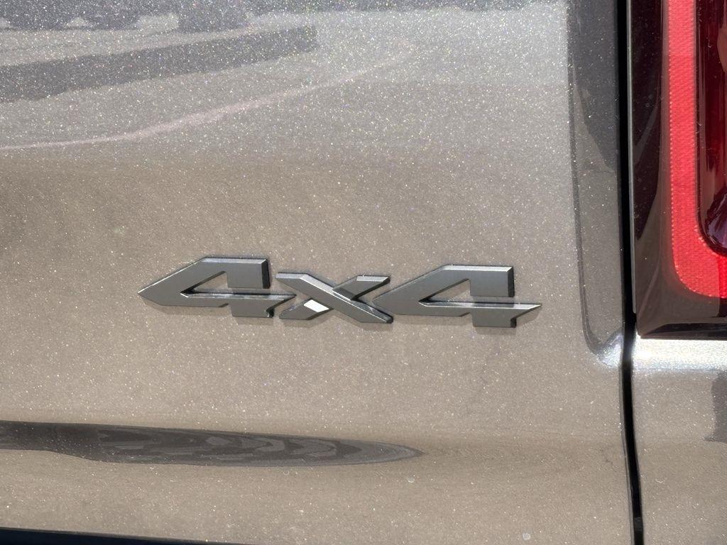 RAM 1500 Rebel Crew Cab SB 4WD 2026