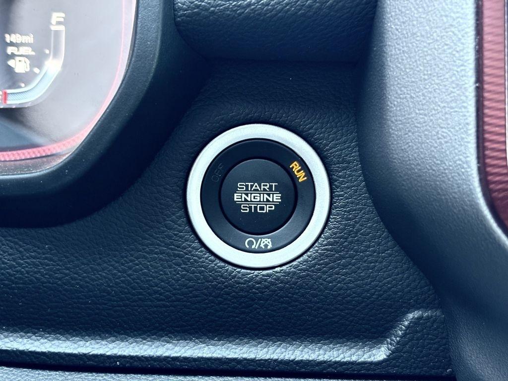 RAM 1500 Rebel Crew Cab SB 4WD 2026