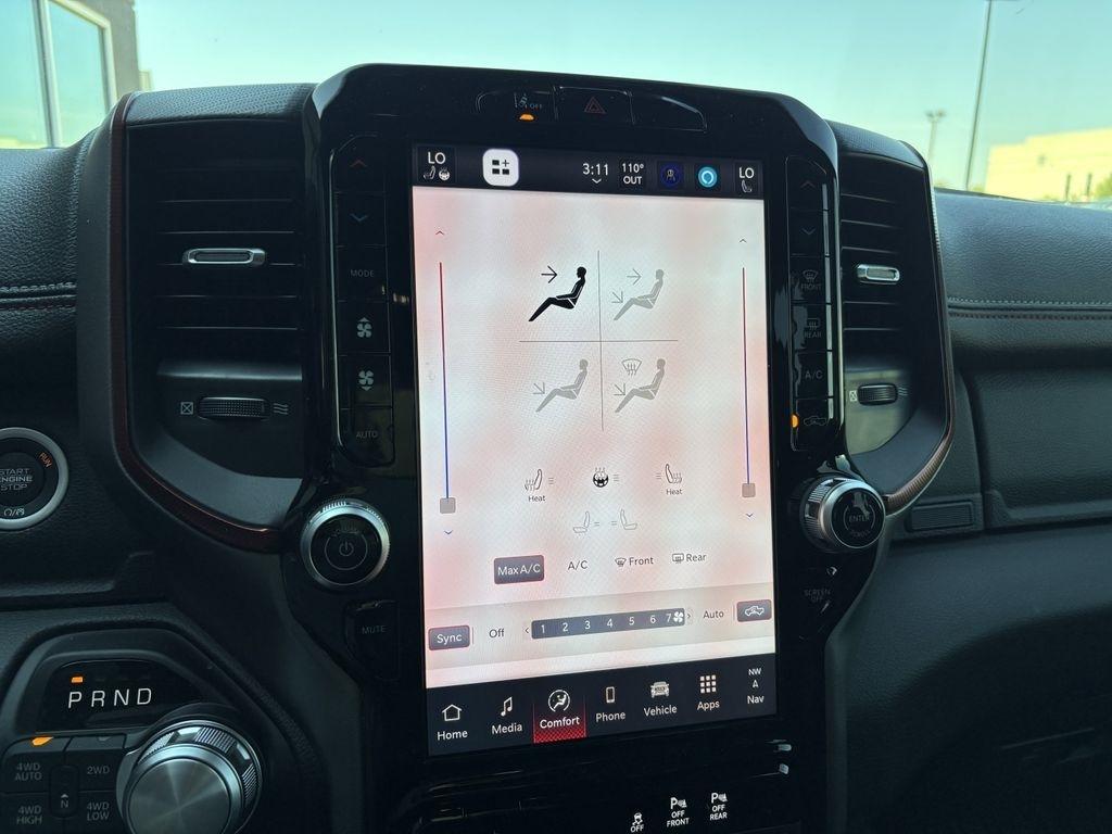 RAM 1500 Rebel Crew Cab SB 4WD 2026