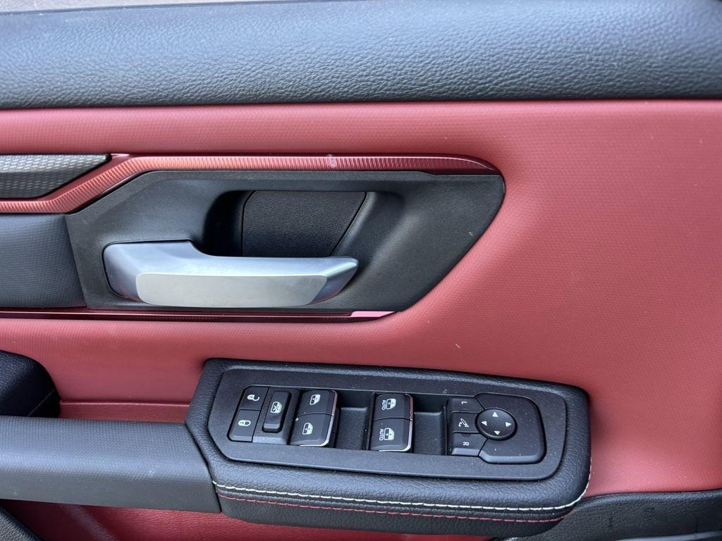 RAM 1500 Rebel Crew Cab SB 4WD 2026