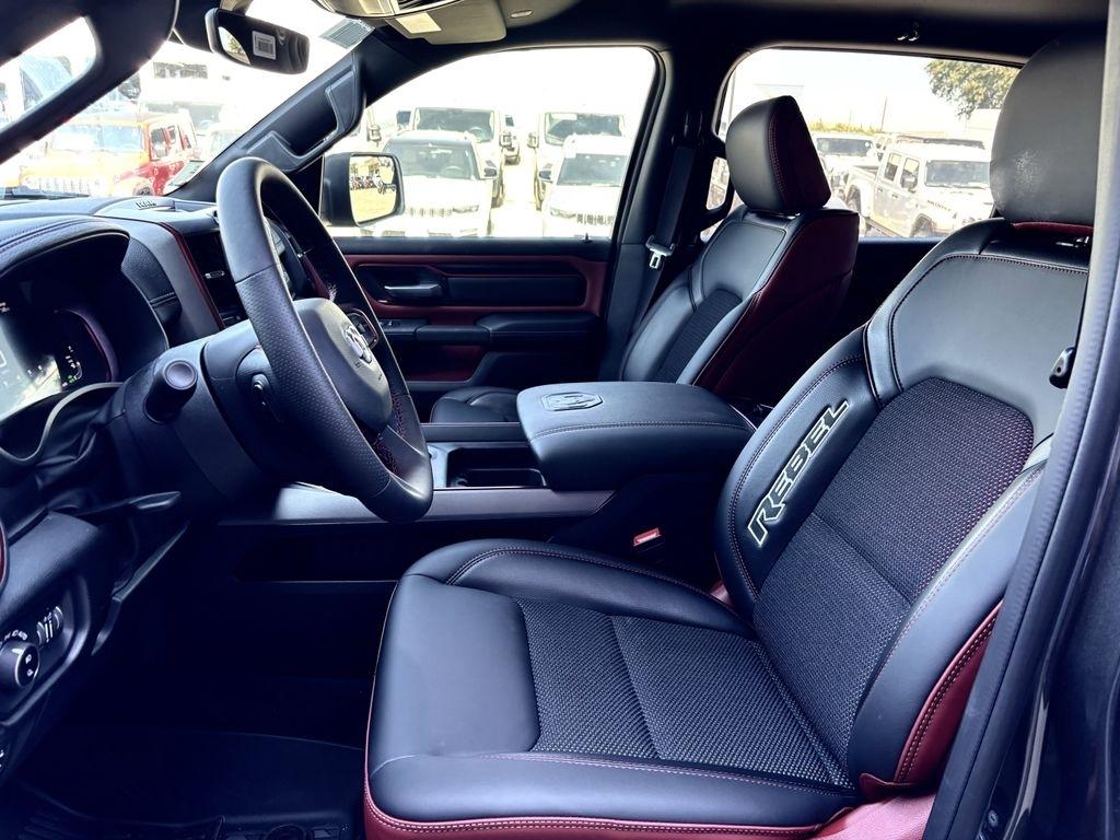 RAM 1500 Rebel Crew Cab SB 4WD 2026