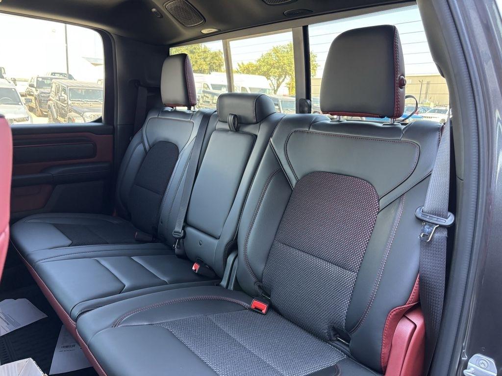 RAM 1500 Rebel Crew Cab SB 4WD 2026