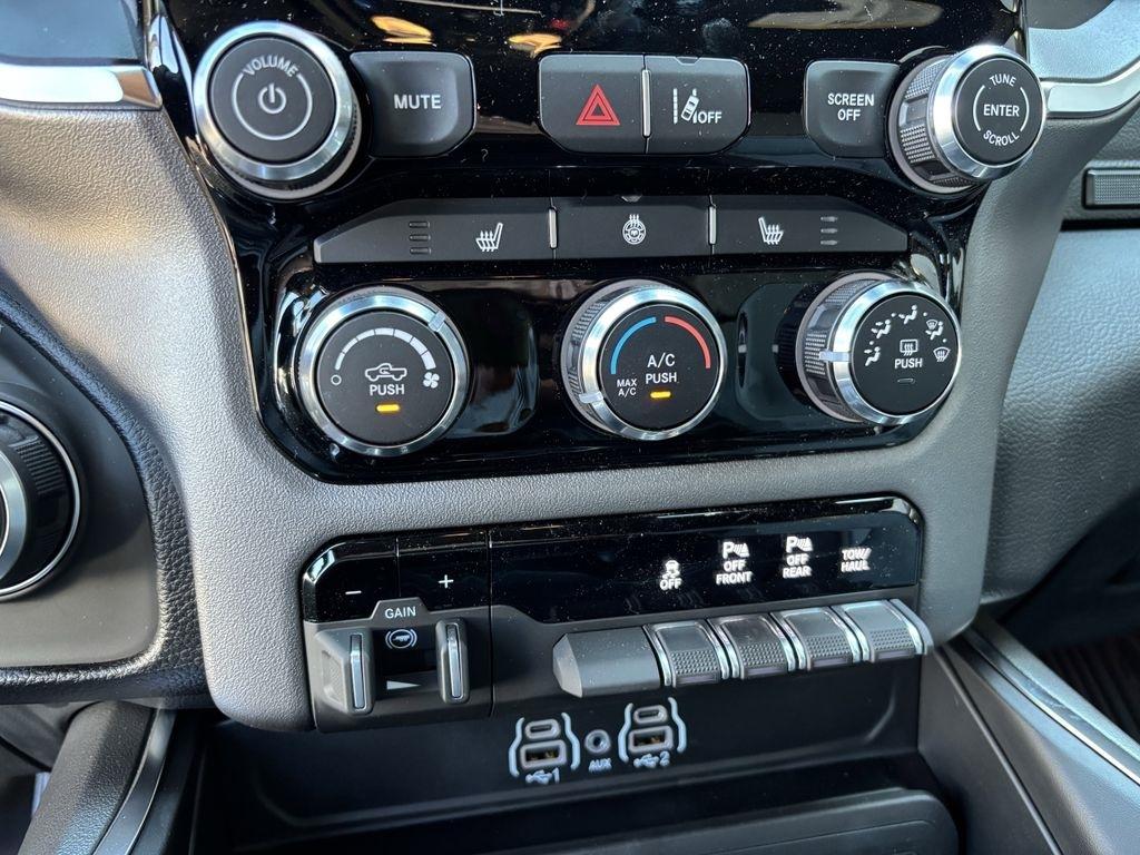 RAM 1500 Big Horn Crew Cab SWB 4WD 2026