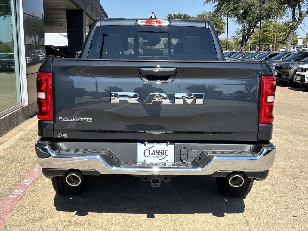 RAM 1500 Laramie Crew Cab SWB 2WD 2026