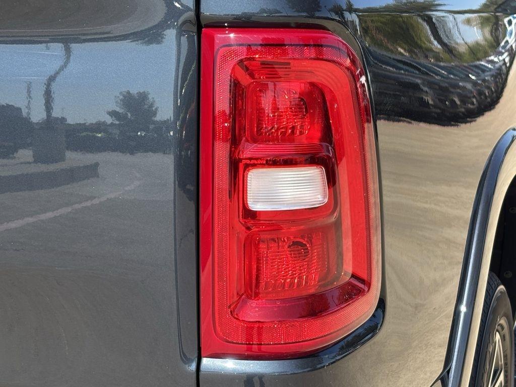 RAM 1500 Laramie Crew Cab SWB 2WD 2026