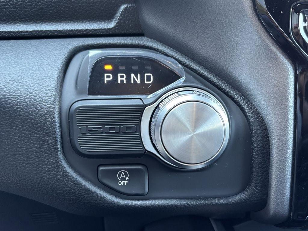 RAM 1500 Laramie Crew Cab SWB 2WD 2026