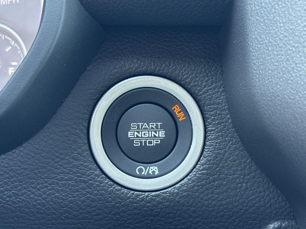 RAM 1500 Laramie Crew Cab SWB 2WD 2026