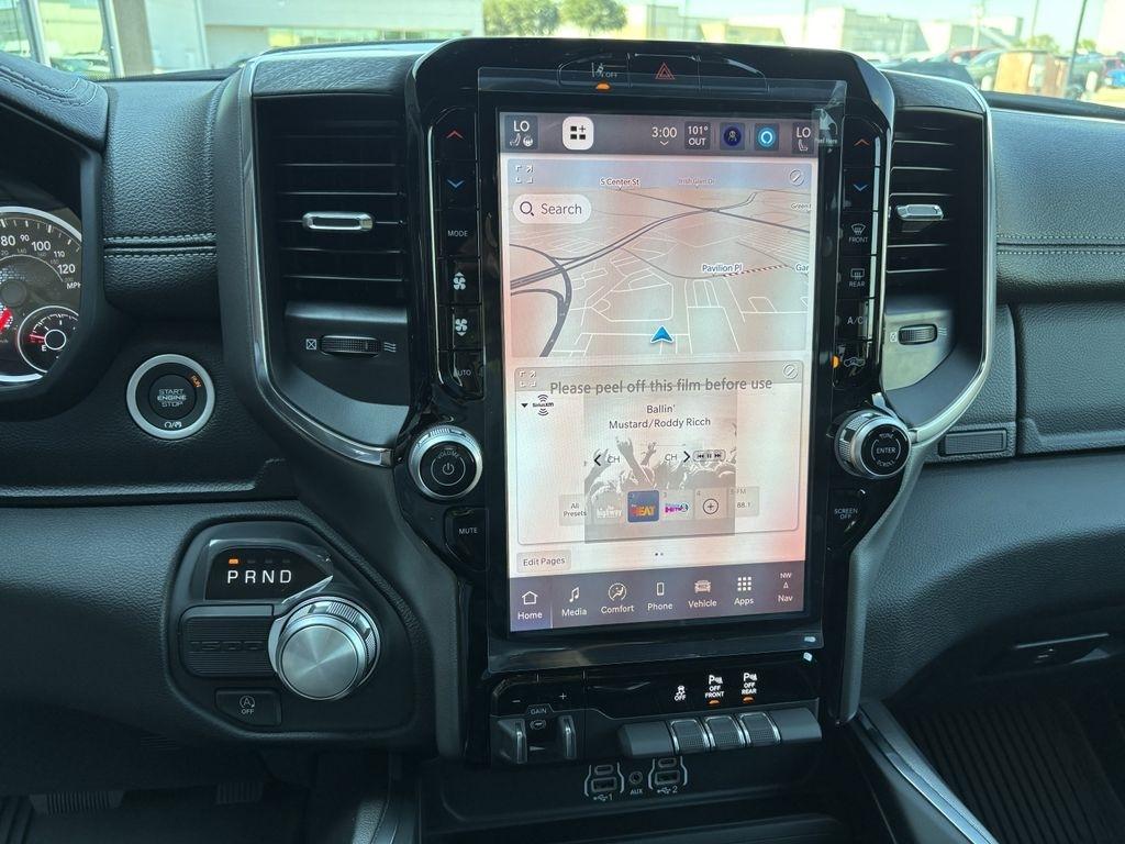 RAM 1500 Laramie Crew Cab SWB 2WD 2026